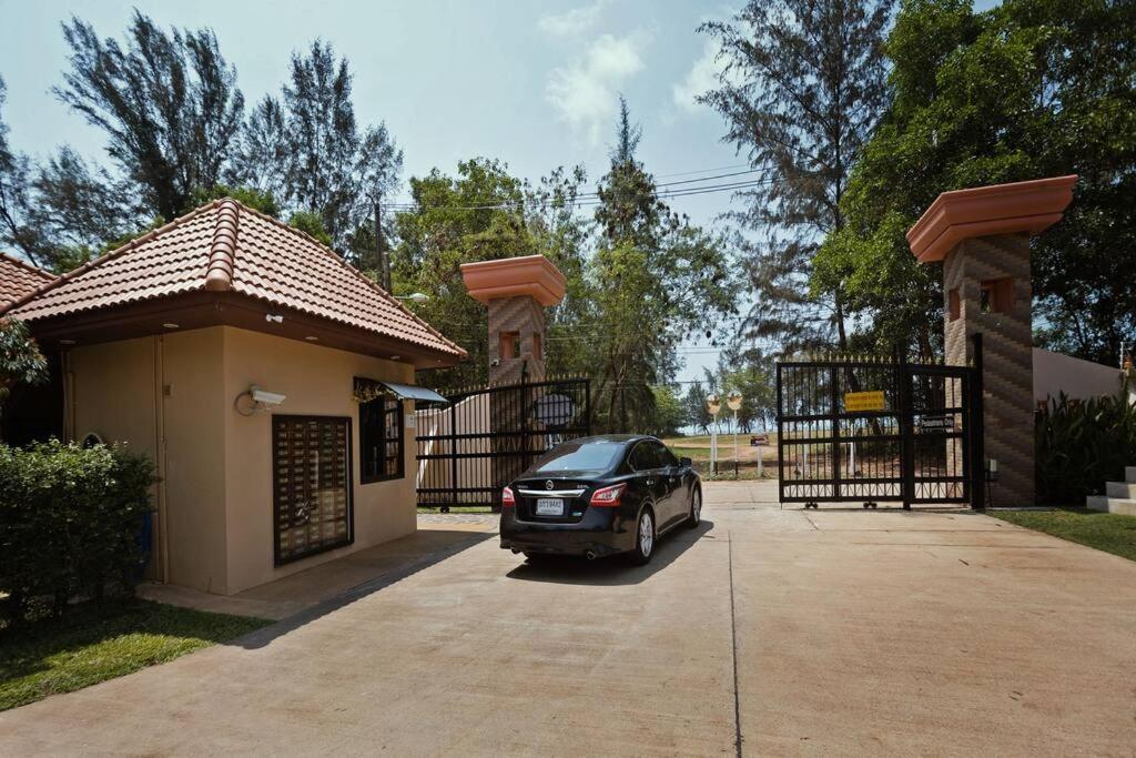 Family-friendly House, A Few Steps From The Pool And Close To The Ocean. Holiday home